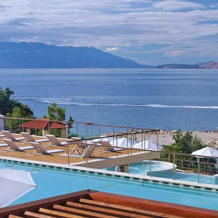 Apartment Beautiful In With Outdoor Swimming Pool, 2 Bedrooms And Swimming Pool Novi Vinodolski