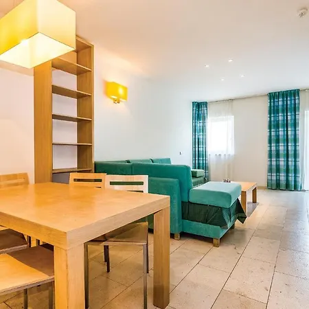 Apartment Beautiful In With Outdoor Swimming Pool, 2 Bedrooms And Swimming Pool *