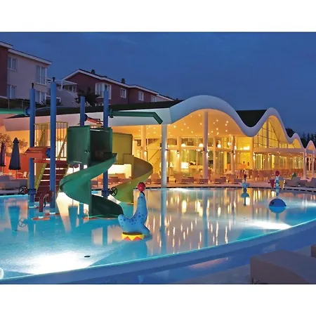 Beautiful In With Outdoor Swimming Pool, 2 Bedrooms And Swimming Pool Apartment
