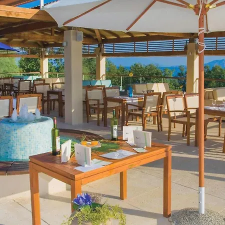 Apartment Beautiful In With Outdoor Swimming Pool, 2 Bedrooms And Swimming Pool