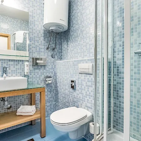 Beautiful In With Outdoor Swimming Pool, 2 Bedrooms And Swimming Pool Novi Vinodolski