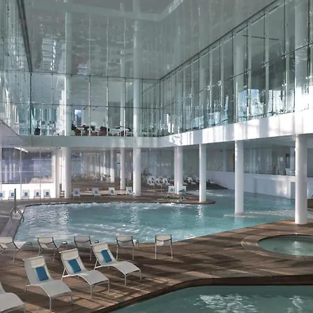 Beautiful In With Outdoor Swimming Pool, 2 Bedrooms And Swimming Pool Apartment