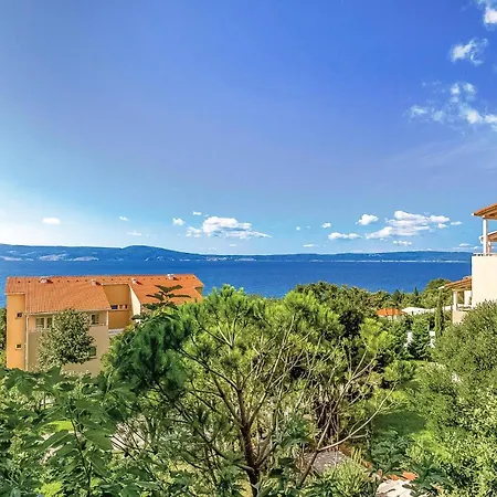 Beautiful In With Outdoor Swimming Pool, 2 Bedrooms And Swimming Pool Apartment
