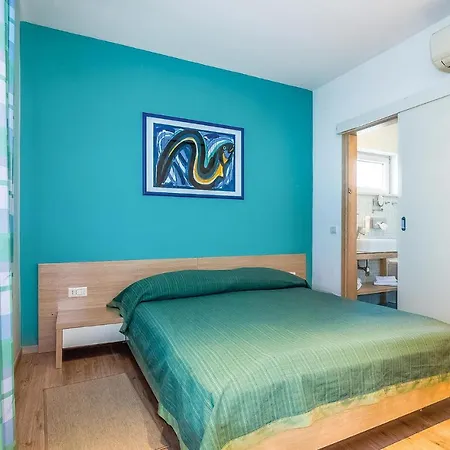 Beautiful In With Outdoor Swimming Pool, 2 Bedrooms And Swimming Pool Novi Vinodolski